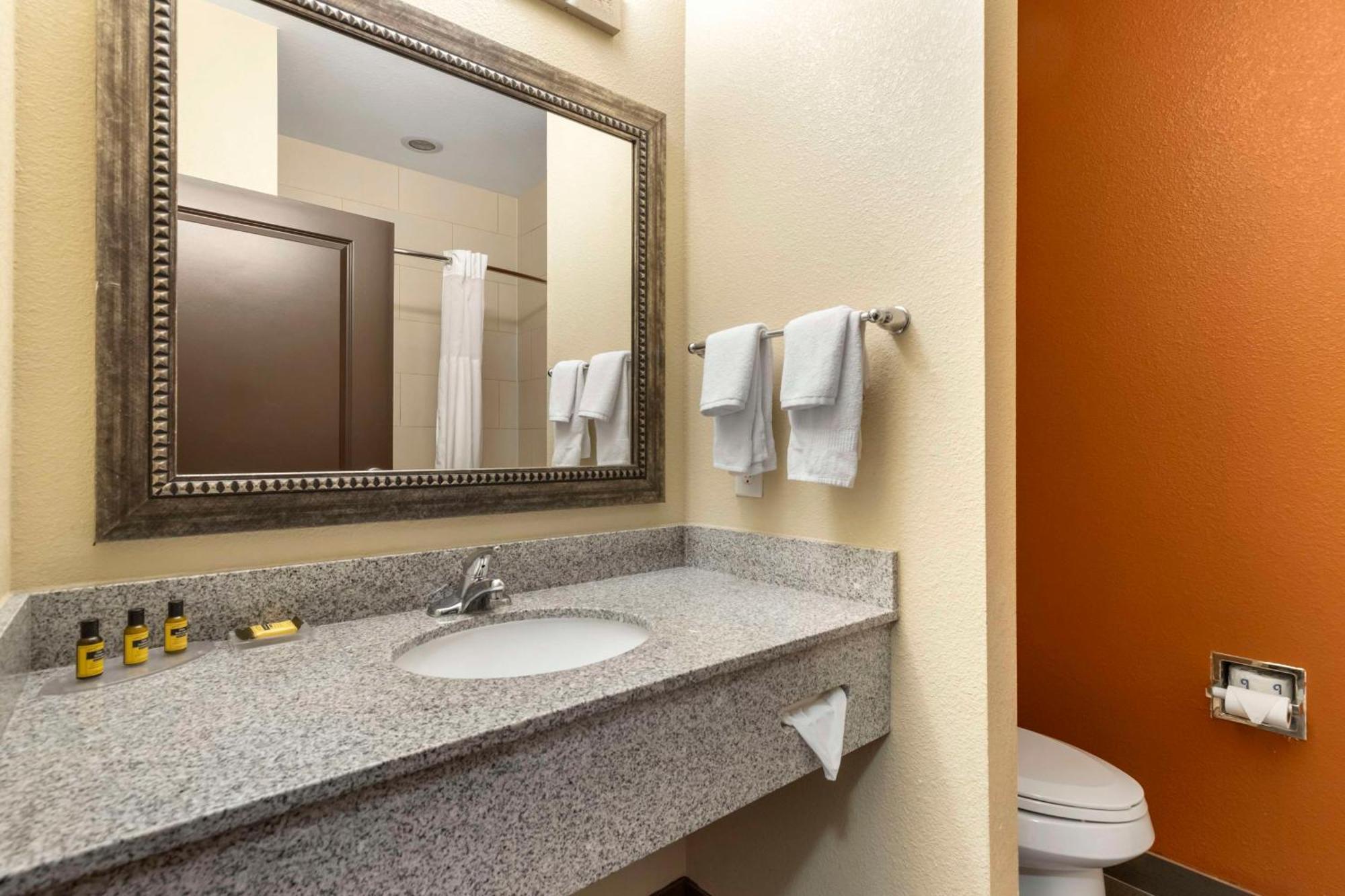 Best Western Plus Longhorn Inn & Suites Luling Eksteriør billede
