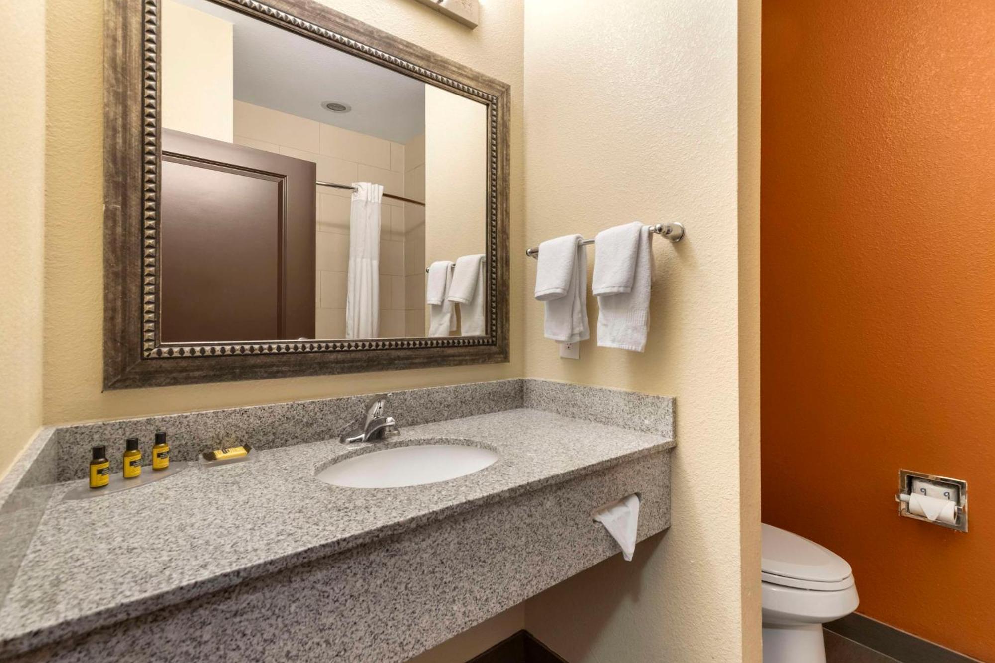 Best Western Plus Longhorn Inn & Suites Luling Eksteriør billede