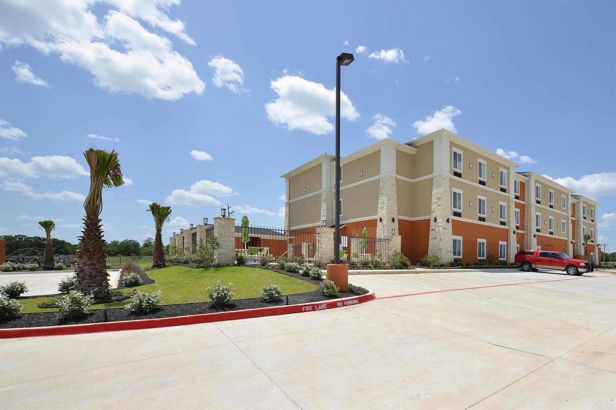 Best Western Plus Longhorn Inn & Suites Luling Eksteriør billede